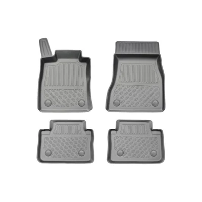 Neljän BMW i5 G60E/G61E:n (2023-) räätälöityjen mustien kaukalomatojen sarja, jossa on kuvioitu liukumaton pinta, korotetut reunat ja pyöreät kiinnityspisteet. Jokainen matto on suunniteltu ajoneuvosi sisätilojen tietyille alueille.